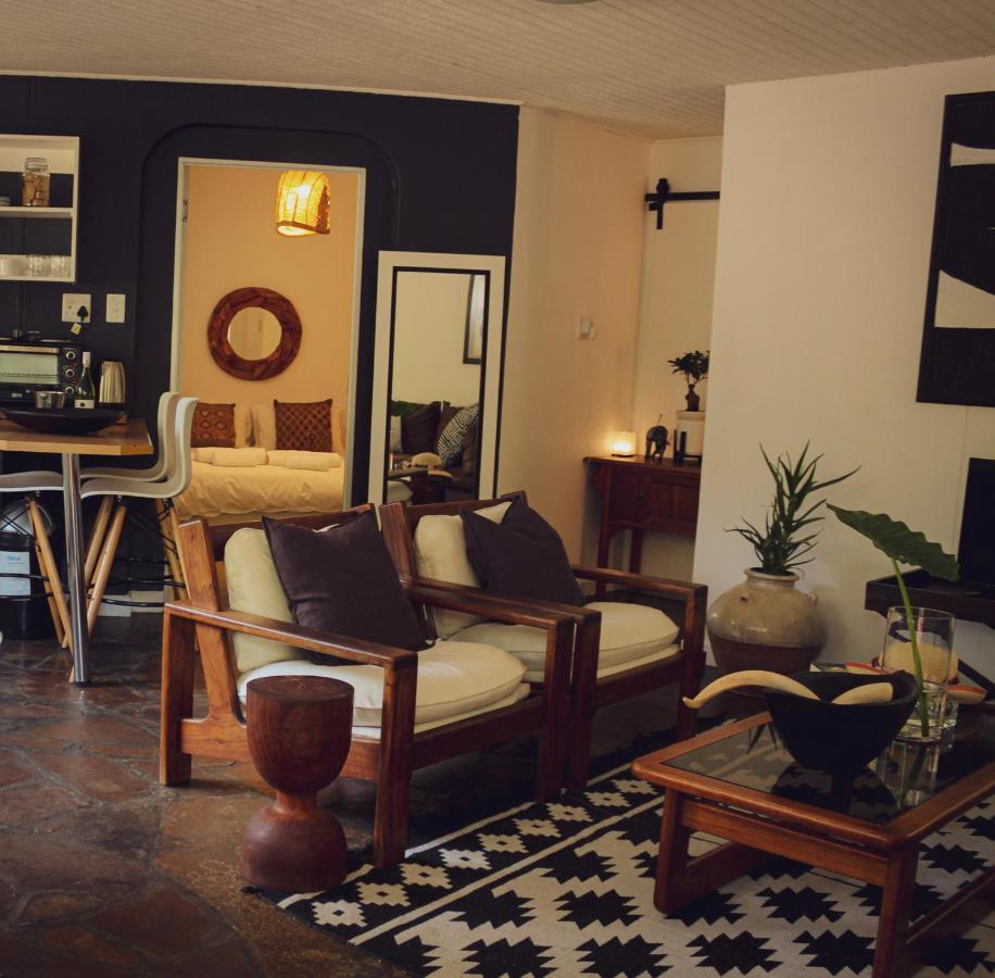 Alluring Self Catering 2 Bedroom Villa At Bokmakierie Villas Windhoek Eksteriør billede